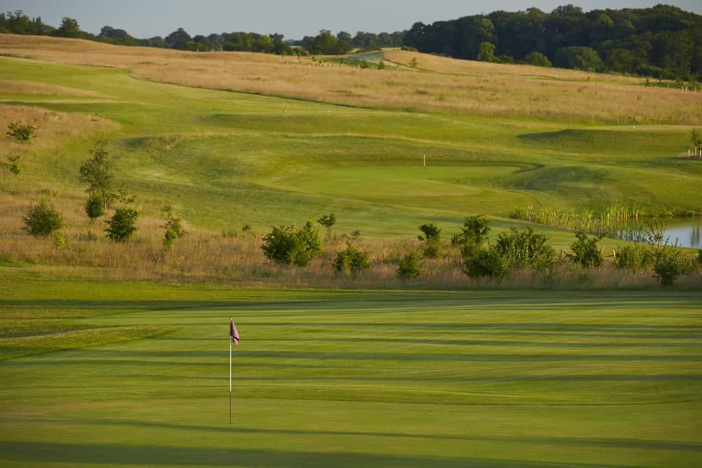 Luton Hoo Hotel, Golf And Spa Экстерьер фото Golf course in the United States