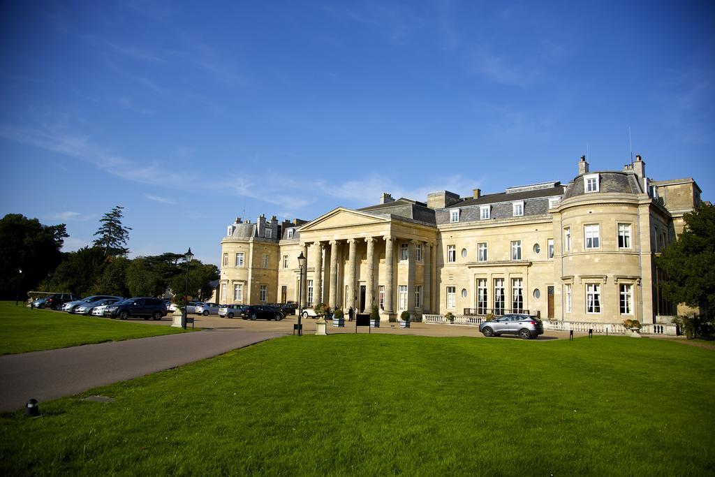 Luton Hoo Hotel, Golf And Spa Экстерьер фото The main entrance of the hotel