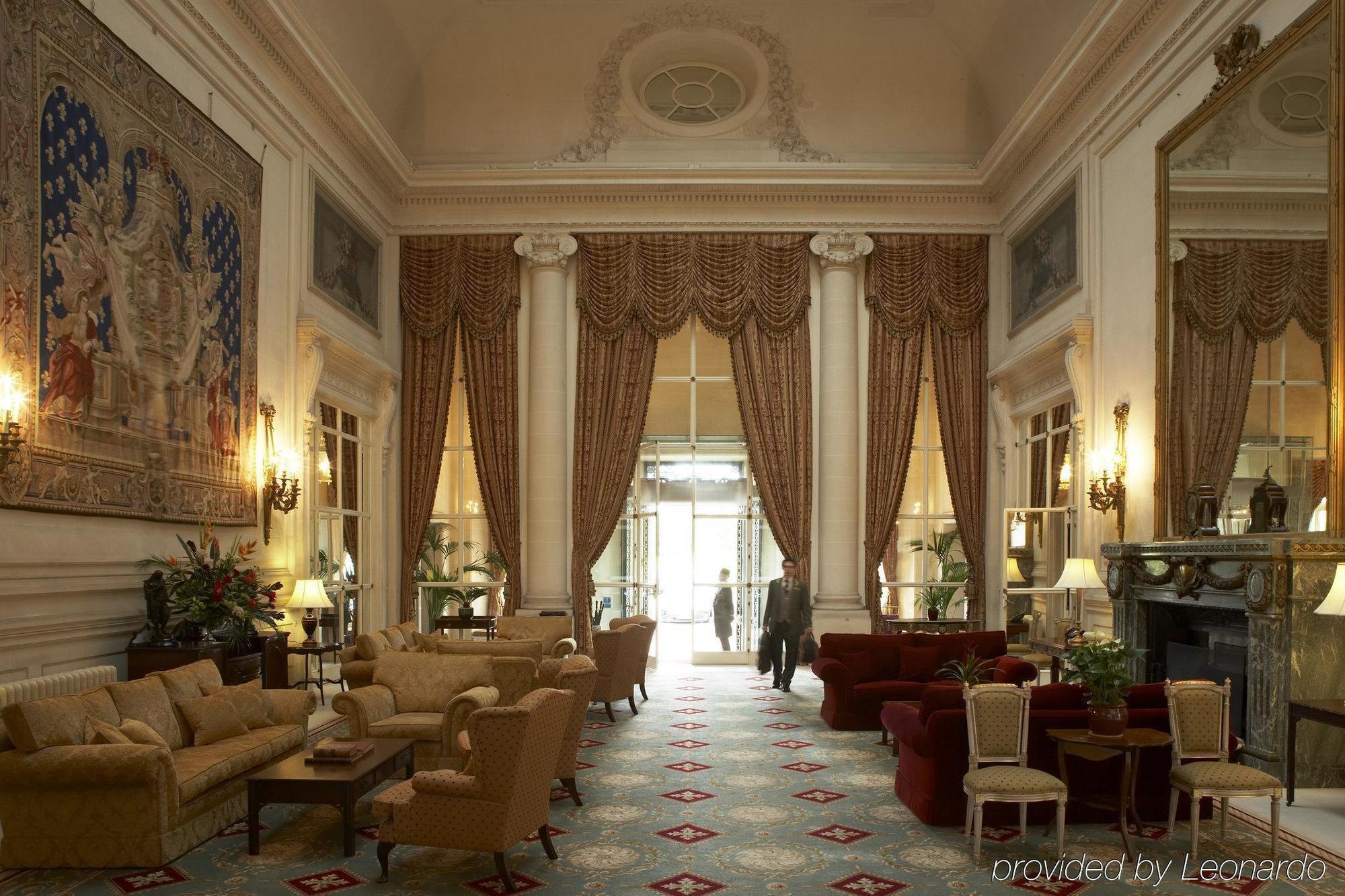 Luton Hoo Hotel, Golf And Spa Интерьер фото The hotel's lobby
