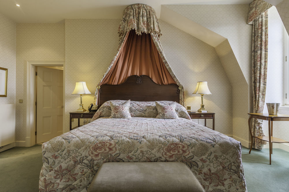 Luton Hoo Hotel, Golf And Spa Экстерьер фото A bedroom at the hotel