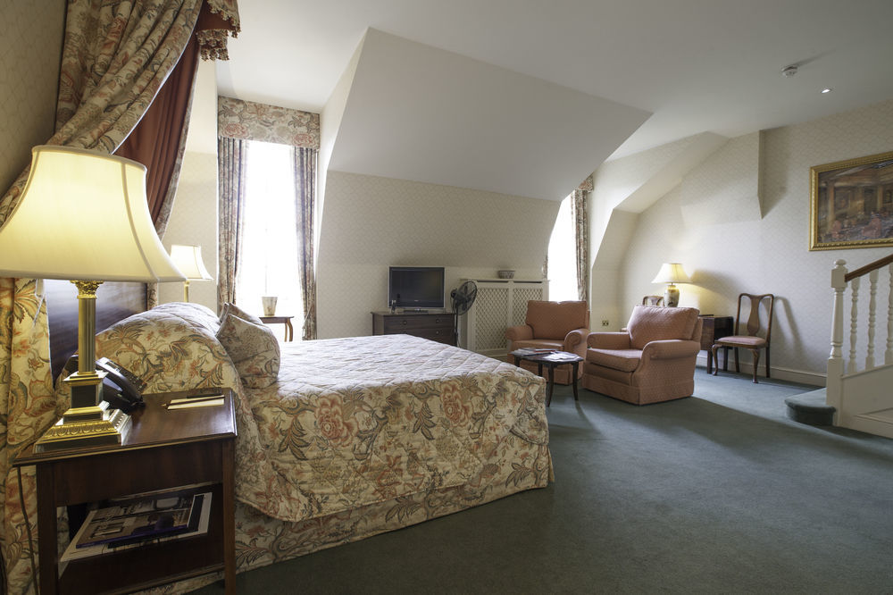 Luton Hoo Hotel, Golf And Spa Экстерьер фото A room at the hotel