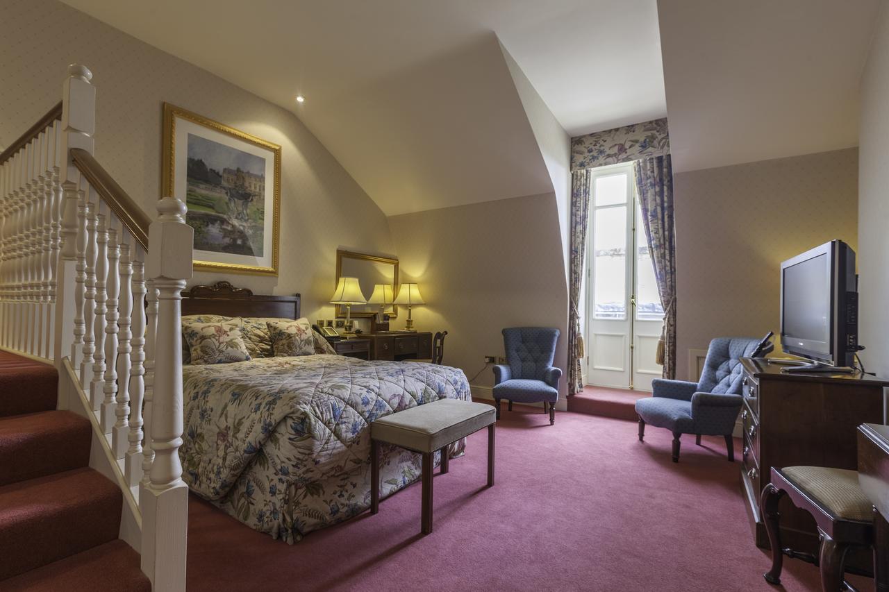 Luton Hoo Hotel, Golf And Spa Экстерьер фото A bedroom at the hotel